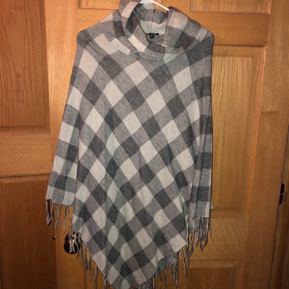 Cowl Neck Gray/White Fashion Poncho